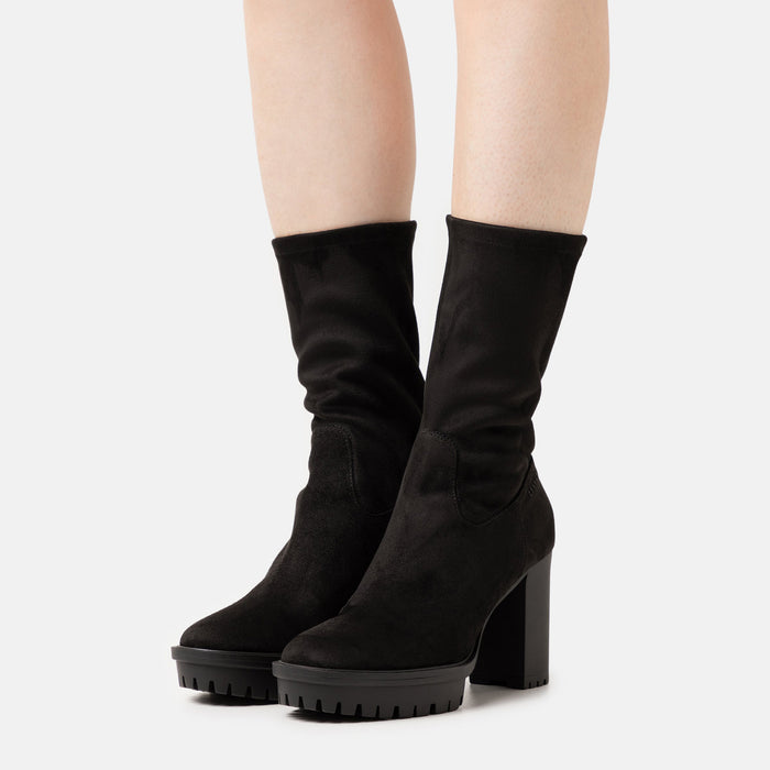 AI22---copenhagen---824VEGAN SUEDE BLACK_1_P