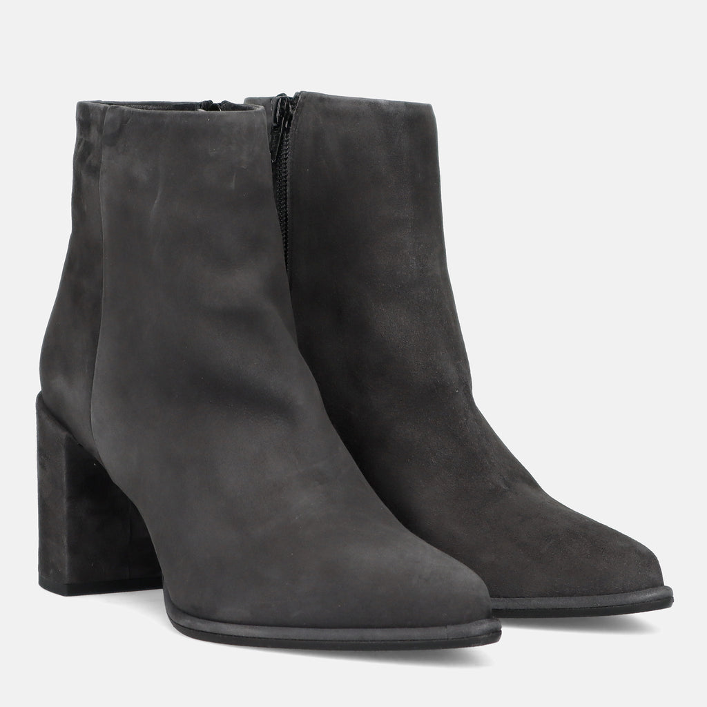 AI22---silvia rossini---SR520GDARK GREY_1_P
