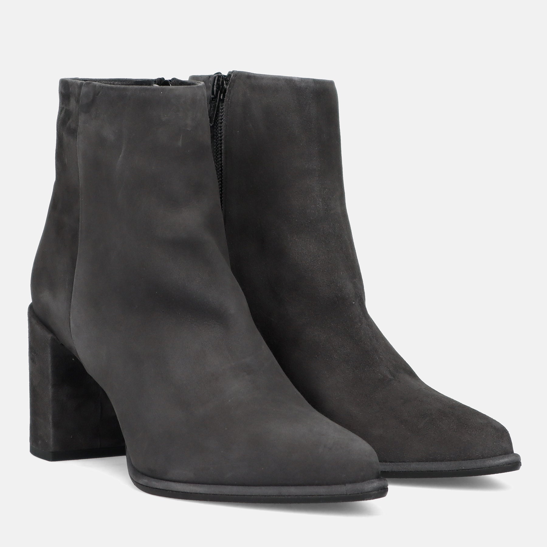 AI22---silvia rossini---SR520GDARK GREY_1_P