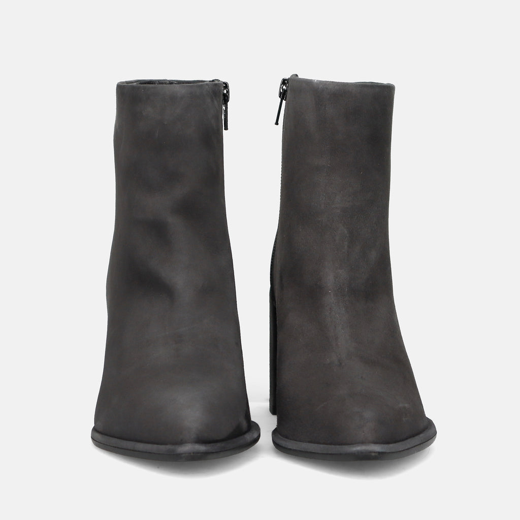 AI22---silvia rossini---SR520GDARK GREY_2_P