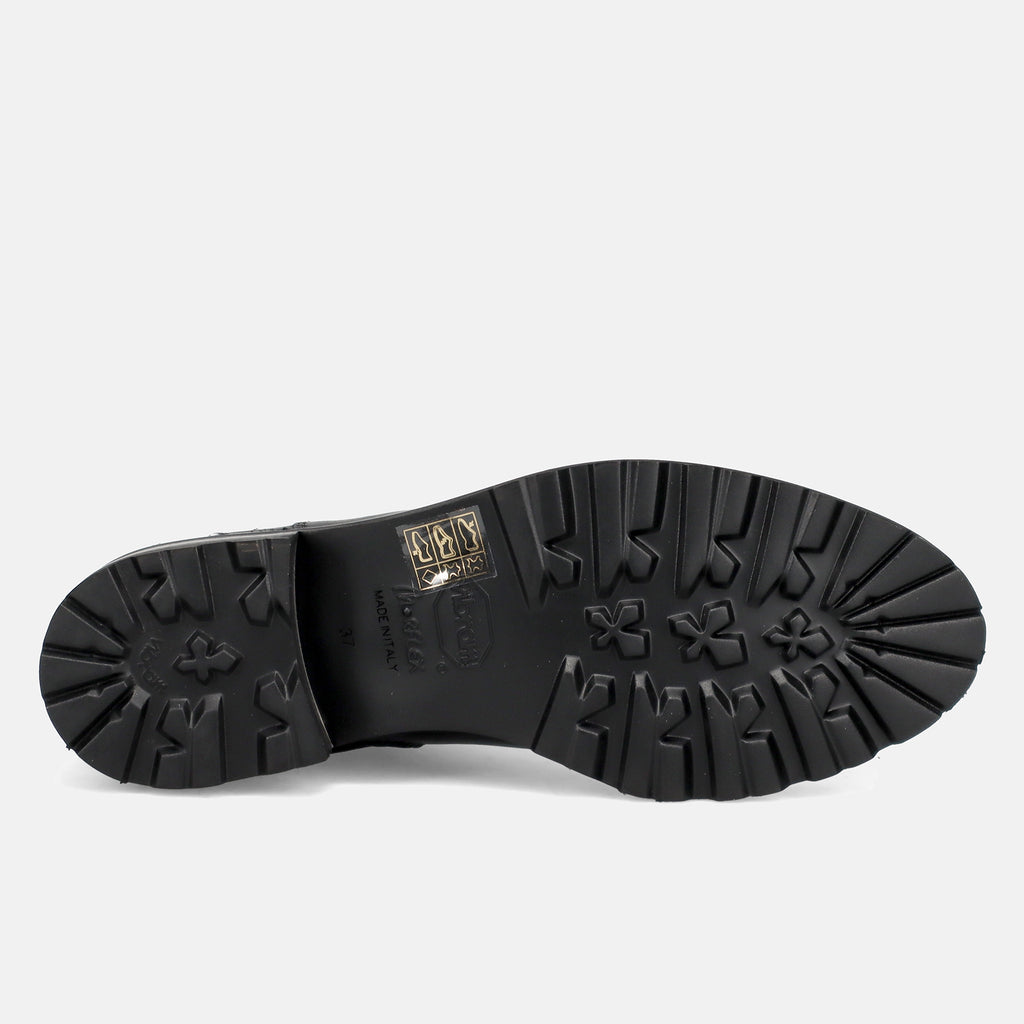 AI23---lorenzo masiero---9216TRGHETTA NERO_4_P