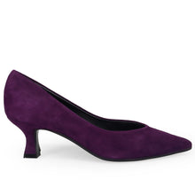 Sangiorgio décolleté in soft purple suede with comfortable heel