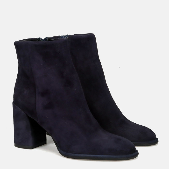 AI24---silvia rossini---1005CAMOSCIO BLU ABYS_1_P