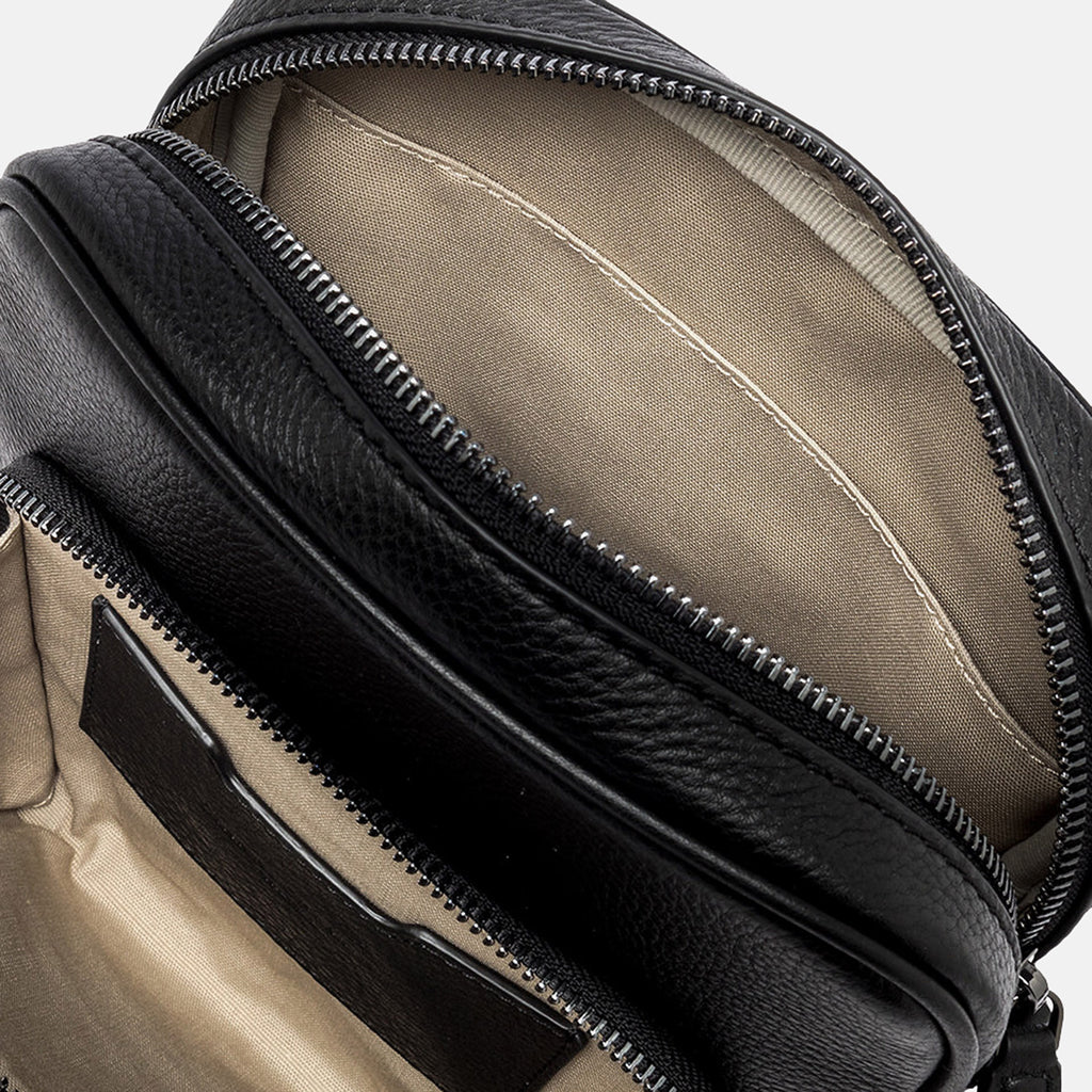 AI25---gianni chiarini---B18269 GRNCRV001 NERO_4_P