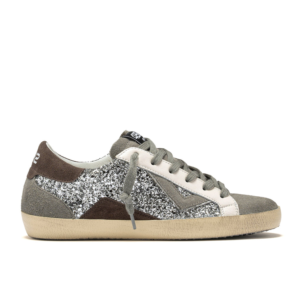 4B12: Women's low-top Suprime sneaker in grey with silver glitter inserts and beige and brown suede details