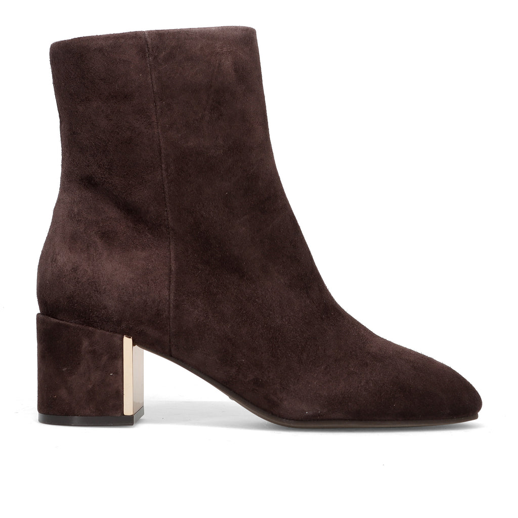 Alma en Pena: Women's ankle boot in brown suede leather with comfortable heel