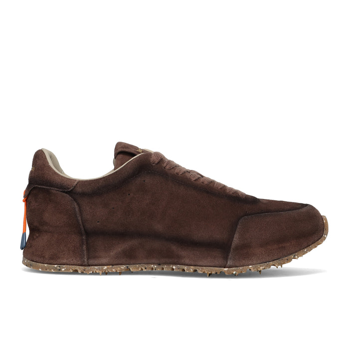 BARRACUDA: Rocket dome sneakers in dark brown water-repellent airbrushed suede