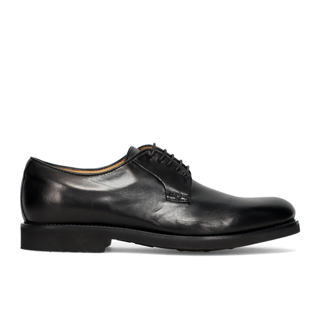 CALPIERRE: Men's lace-up Derby shoe in soft black leather with removable insole