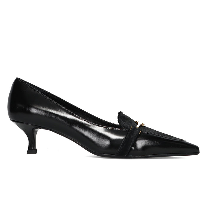 CHANTAL: Elegant women's loafer in black leather and pony hair with spool heel