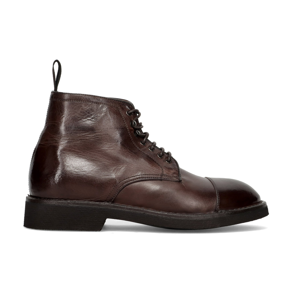 Green George: Men's mid-cut shoe in rich washed brown Maremma leather with rubber sole