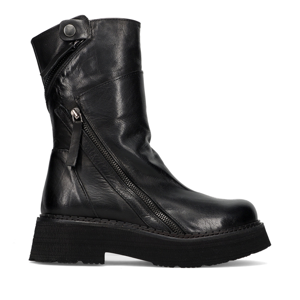 History541: Women's ankle boot in soft black leather with diagonal zip and super lightweight high sole