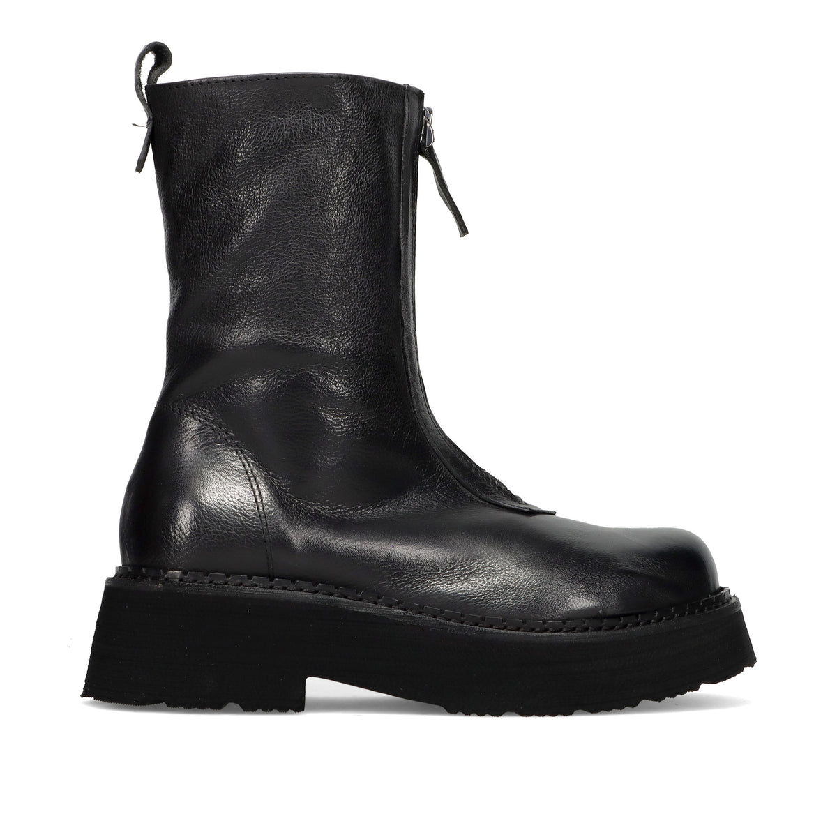 History541: Women's ankle boot in soft black leather with front zip and super lightweight high sole