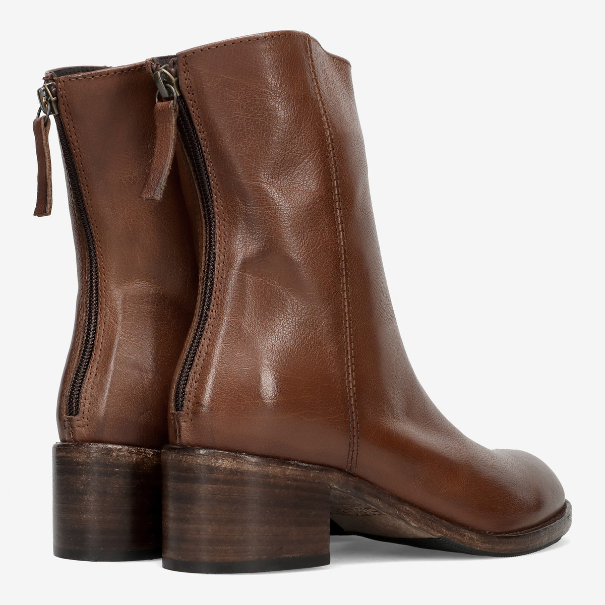 AI26---history541---ESTER0103 DAYTONA BRIAR_3_P