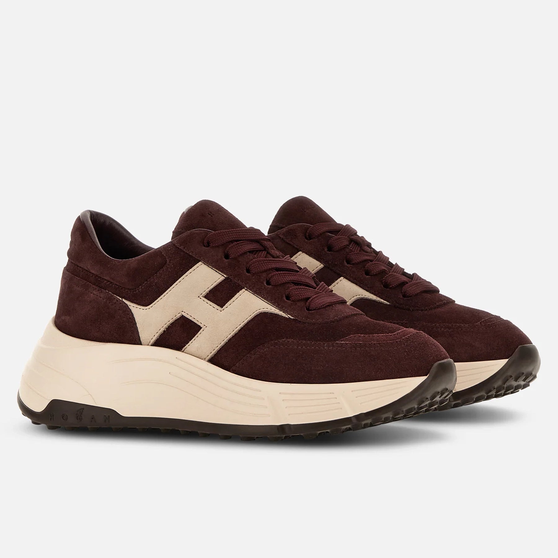AI26---hogan---HXW6690FR30U5W0CP3_2_P