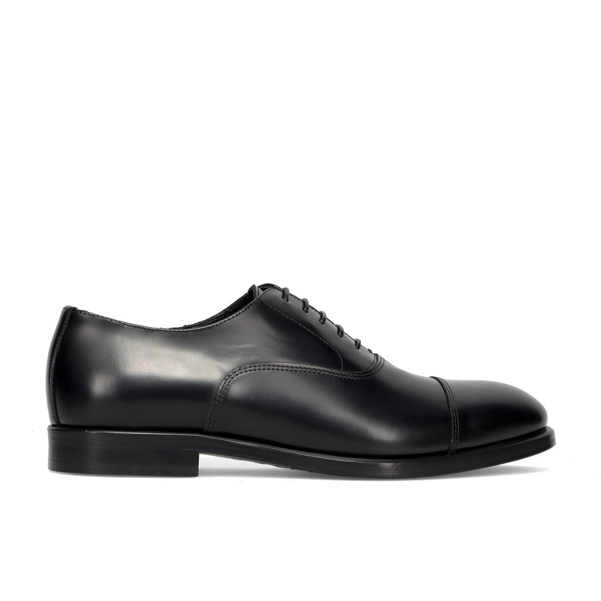 J. WILTON: Elegant men's black leather oxford lace-up shoe with toe cap