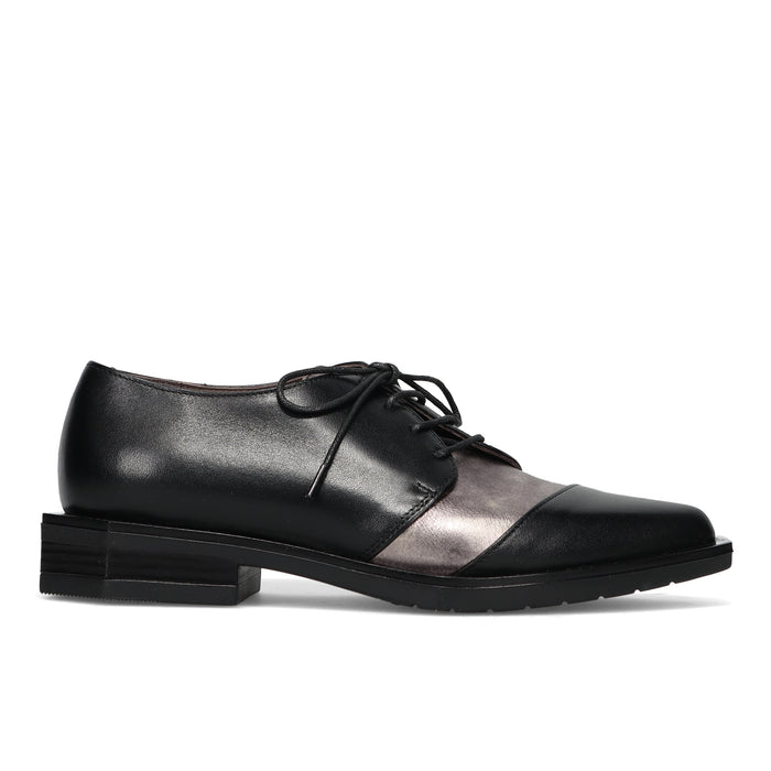 LE BOHEMIEN: Women's lace-up shoe in soft black leather with silver detailing