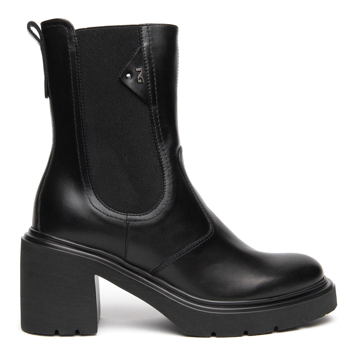 NeroGiardini: Women's Chelsea ankle boots in black leather with a comfortable medium heel