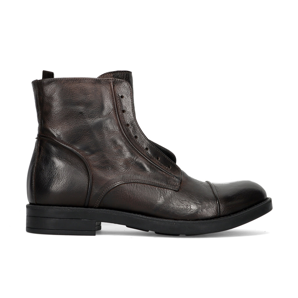 PAWELKS: Brushed Walker men's ankle boot in dark brown, made from soft aged leather
