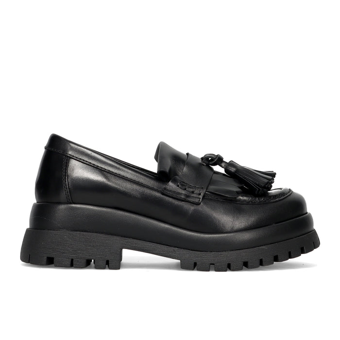 PAWELKS: Women's moccasin in black leather with tassels and maxi sole