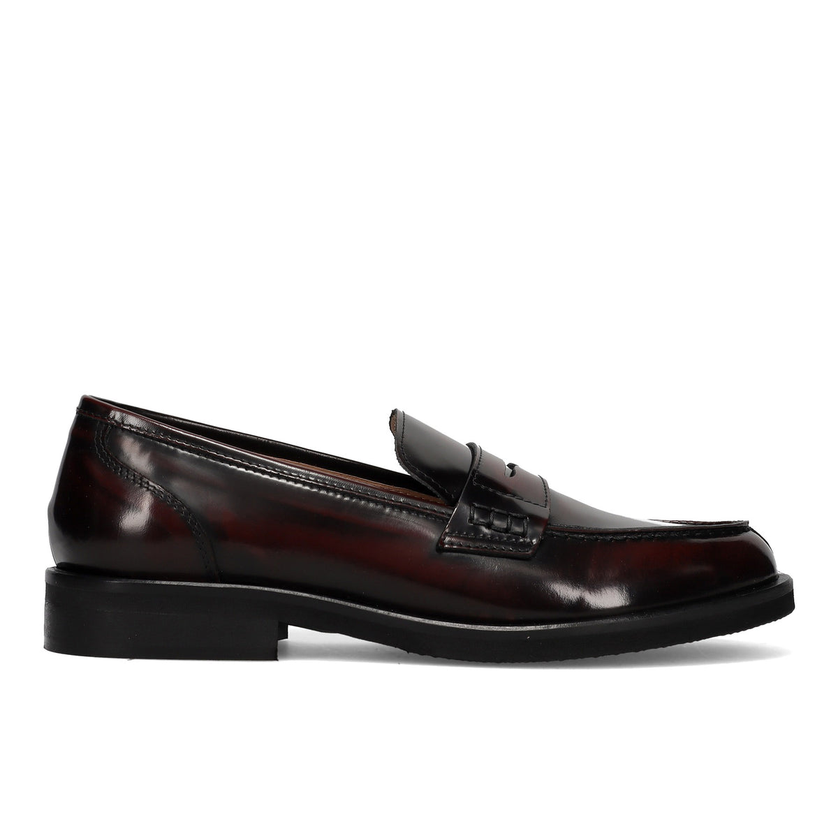 SANGIORGIO: Women's brushed leather loafer in burgundy with extralight rubber sole