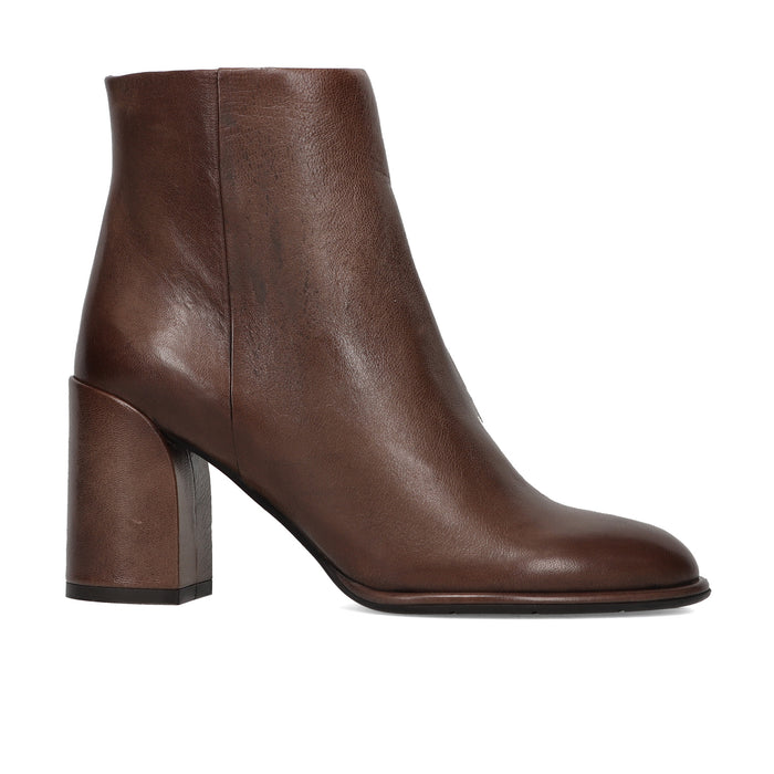 SILVIA ROSSINI: Women's ankle boot in soft brown leather with a comfortable medium heel