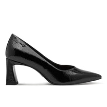 Elegant black shoe with heel