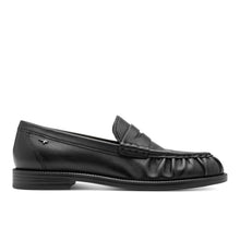 Crinkled leather moccasin black