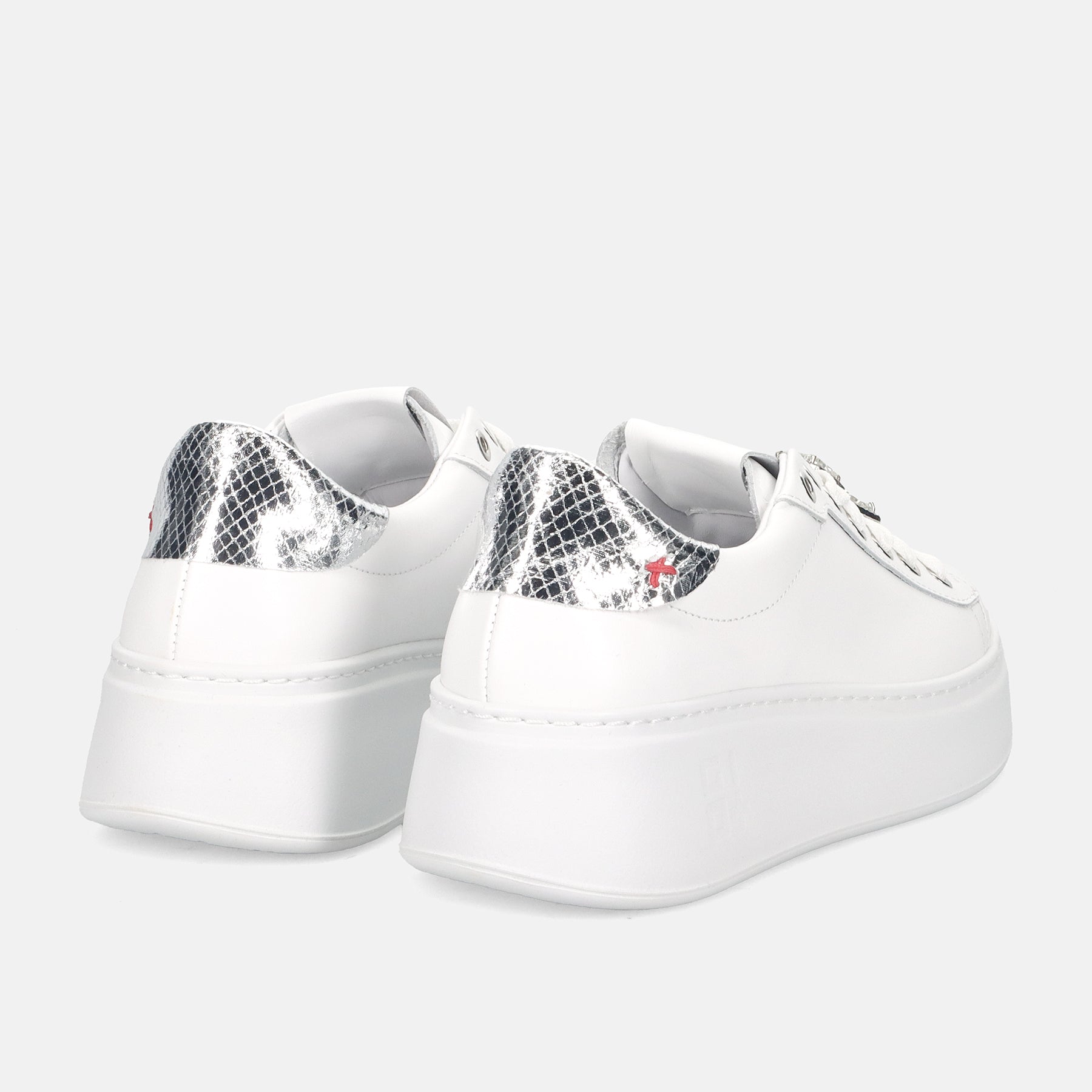 PE25---gio+---PIA266A_3_P