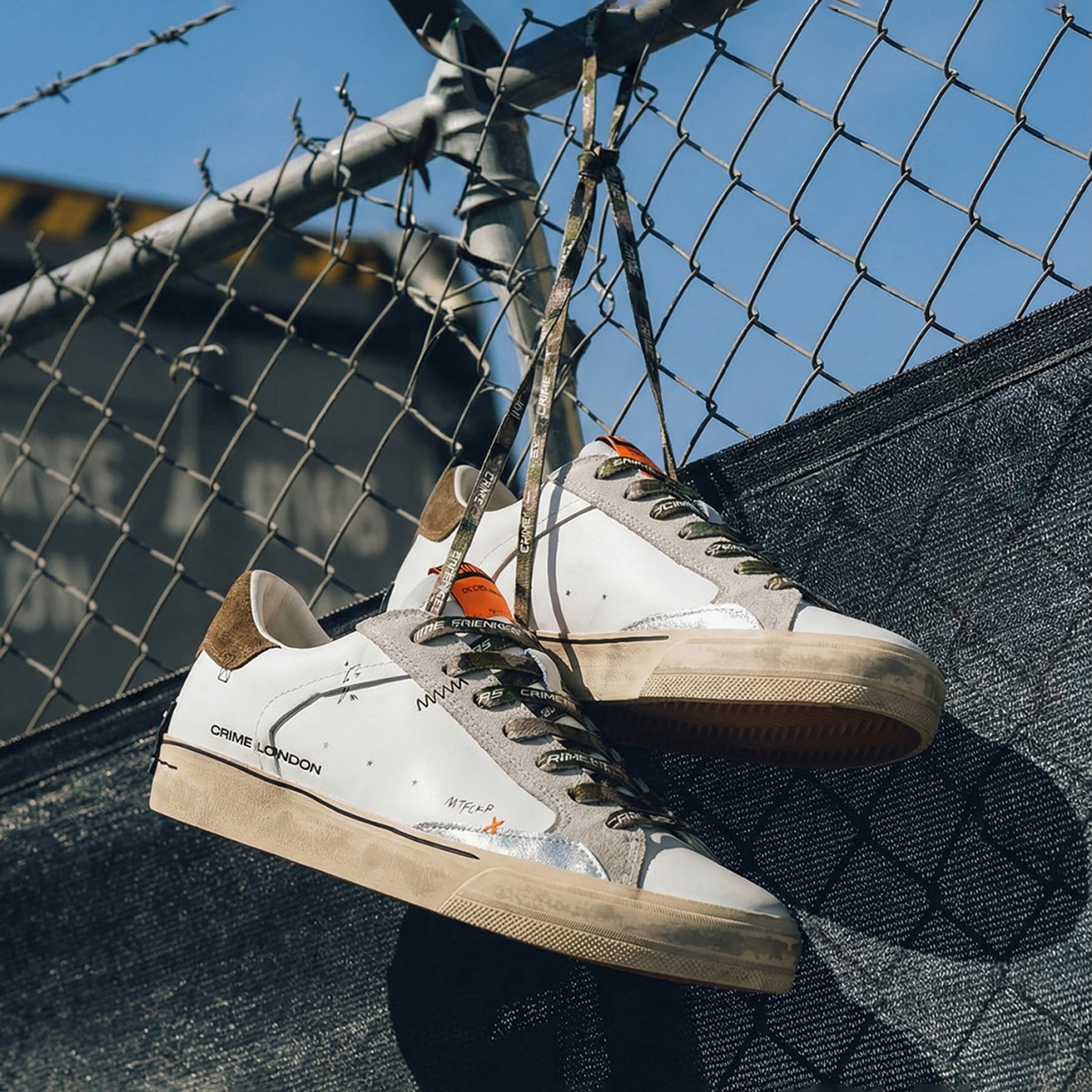 PE26---crime london---19071PP810_1_P