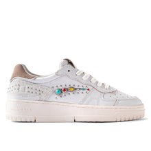 Torneo pure white studs